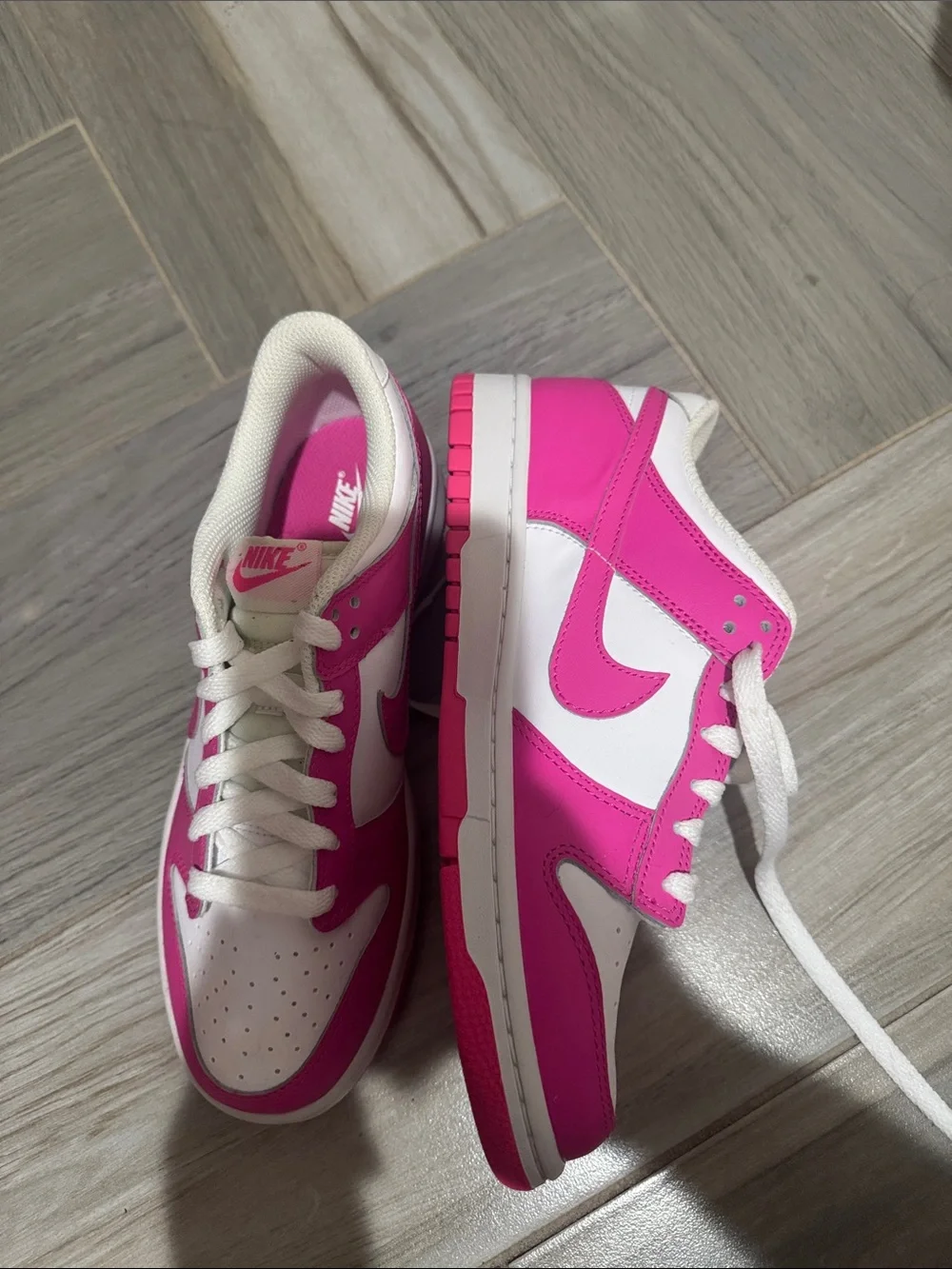 Nike Kids White and Pink Low-Top Sneakers